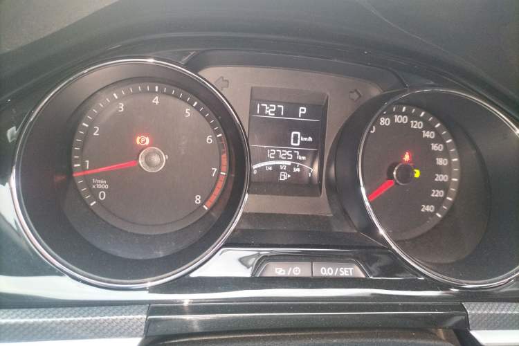 Used Volkswagen C-TREK 2017 1.6L Automatic Comfort Model Odometer Close Up