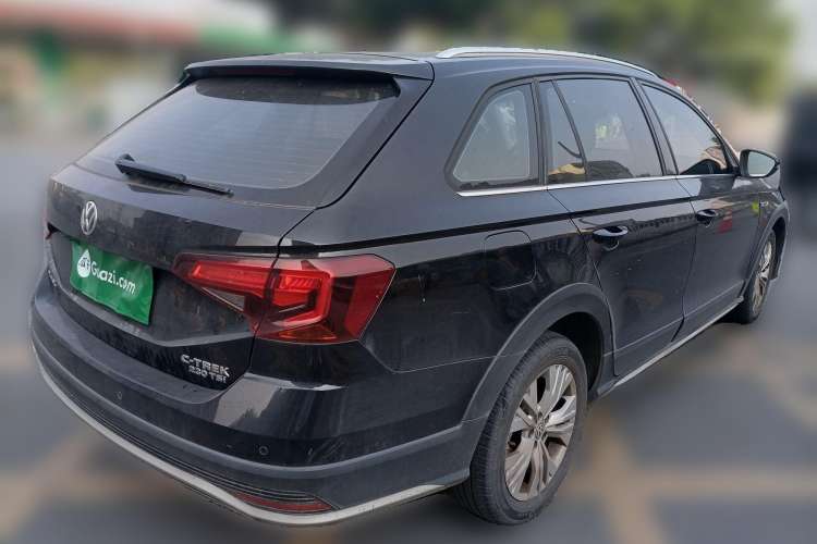 Used Volkswagen C-TREK 2017 230TSI Manual Comfort Version Rear Right 45 Deg