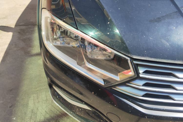 Used Volkswagen C-TREK 2017 1.6L Manual Comfort Model Right Front Headlight