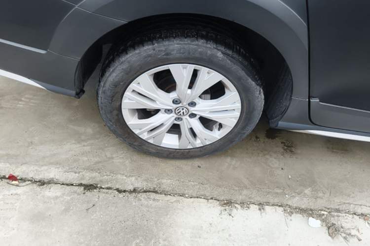 Used Volkswagen C-TREK 2017 1.6L Automatic Comfort Model Right Rear Wheel Hub