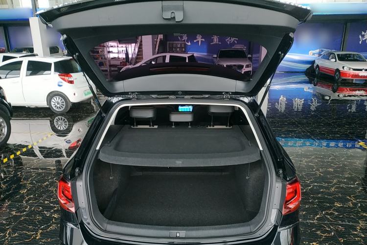 Used Volkswagen C-TREK 2017 230TSI DSG Comfort Version Trunk