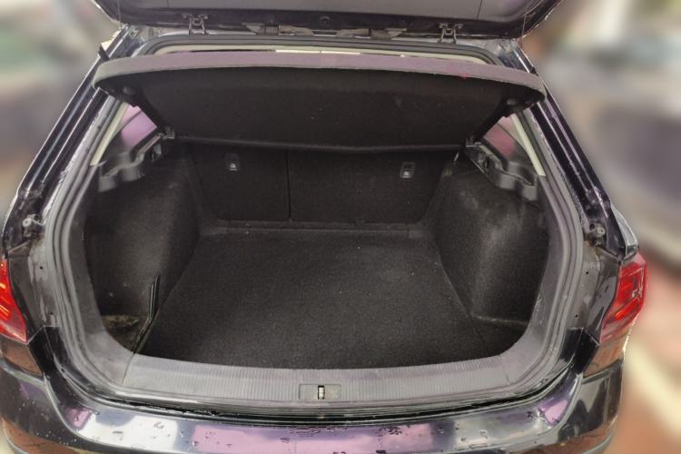 Used Volkswagen C-TREK 2017 230TSI DSG Comfort Version Trunk