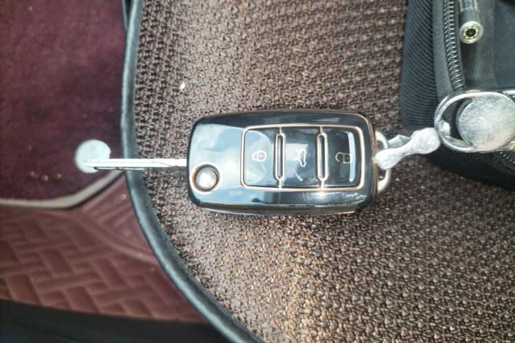 Used Volkswagen C-TREK 2017 1.6L Automatic Comfort Model Vehicle Key