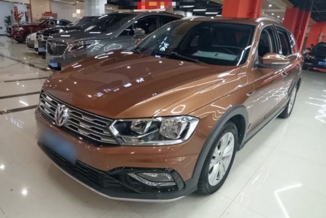 Volkswagen C-TREK 2017 230TSI DSG Comfort Version usata