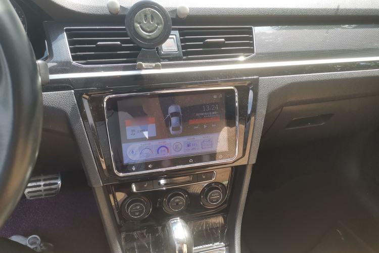 Used Volkswagen C-TREK 2017 230TSI DSG Luxury Model Audio And AC Panel