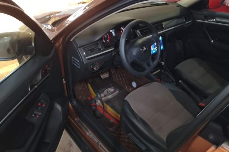 Used Volkswagen C-TREK 2017 1.6L Automatic Comfort Model Driver Seat