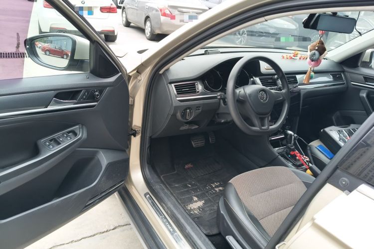 Used Volkswagen C-TREK 2017 1.6L Automatic Comfort Model Driver Seat
