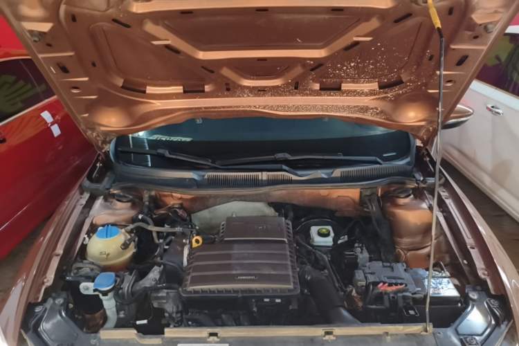 Used Volkswagen C-TREK 2017 1.6L Automatic Comfort Model Engine Bay