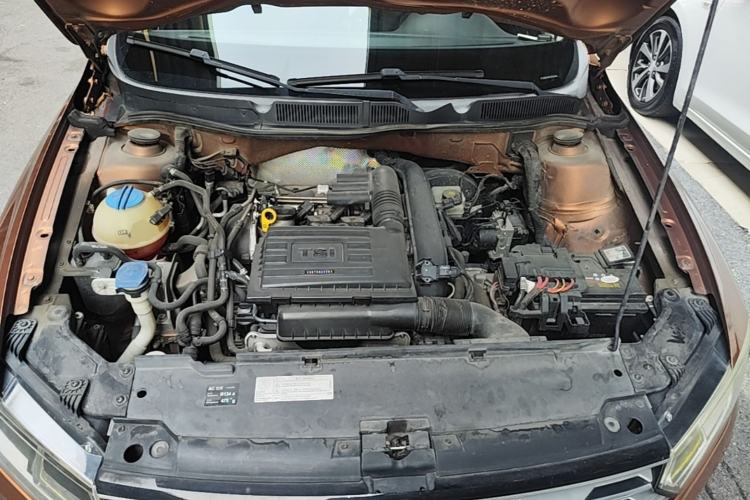 Used Volkswagen C-TREK 2017 230TSI DSG Comfort Version Engine Bay
