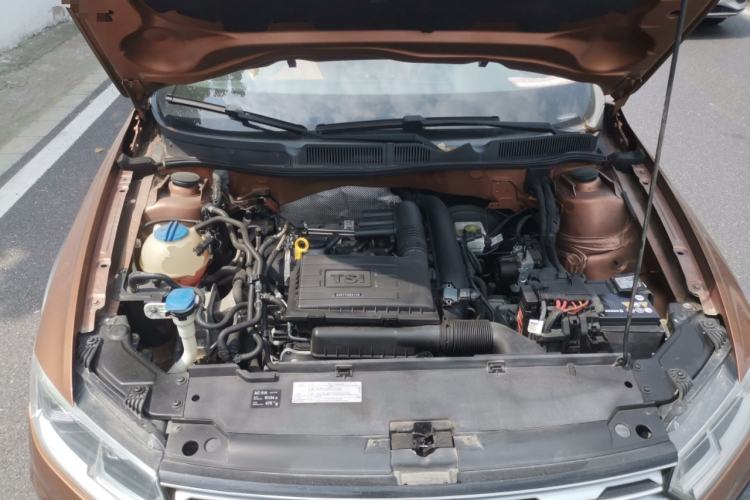 Used Volkswagen C-TREK 2017 230TSI DSG Luxury Model Engine Bay