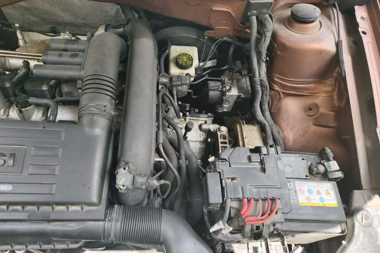 Used Volkswagen C-TREK 2017 230TSI DSG Comfort Version Engine Bay Left