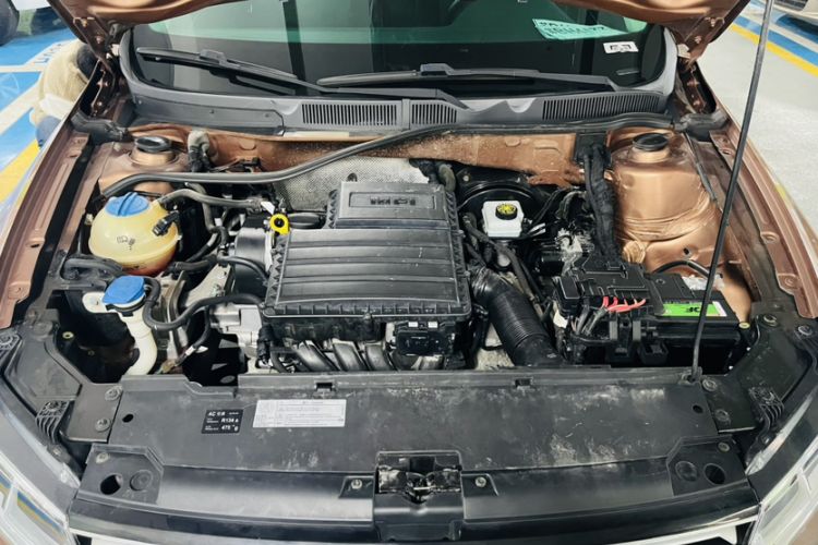Used Volkswagen C-TREK 2017 1.6L Automatic Comfort Model Engine Bay