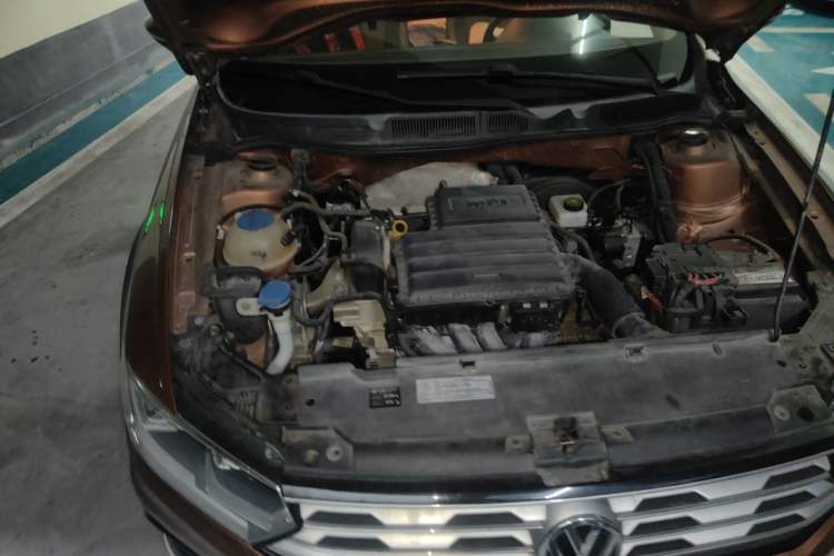 Used Volkswagen C-TREK 2017 1.6L Automatic Comfort Model Engine Bay Right