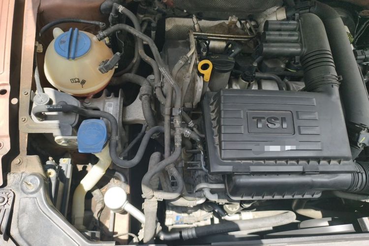 Used Volkswagen C-TREK 2017 230TSI DSG Comfort Version Engine Bay Right