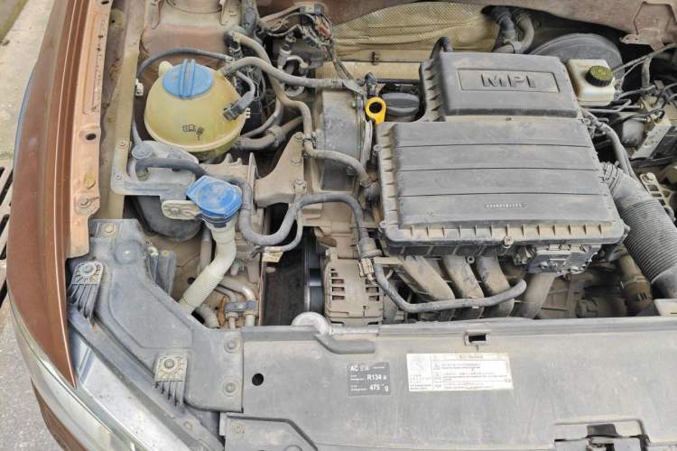 Used Volkswagen C-TREK 2017 1.6L Automatic Luxury Model Engine Bay Right