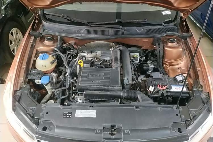 Used Volkswagen C-TREK 2017 230TSI DSG Comfort Version Engine Bay