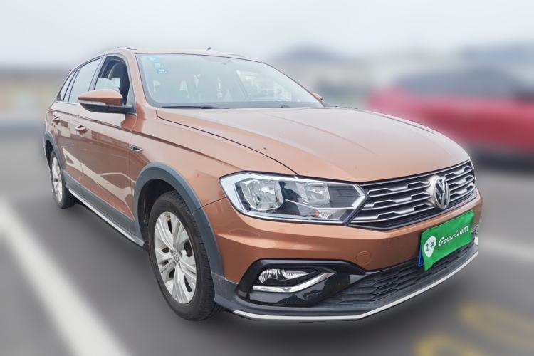 Used Volkswagen C-TREK 2017 1.6L Automatic Comfort Model Front Right 45 Deg