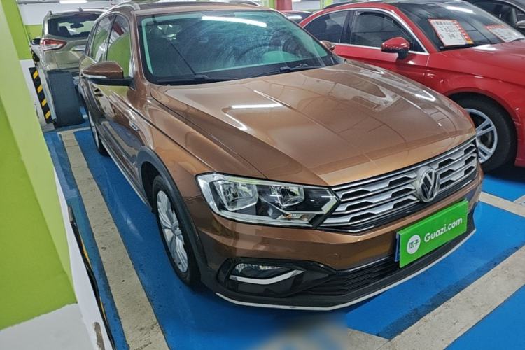 Used Volkswagen C-TREK 2017 1.6L Automatic Comfort Model Front Right 45 Deg