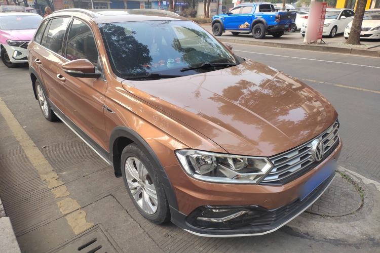 Used Volkswagen C-TREK 2017 1.6L Automatic Comfort Model Front Right 45 Deg
