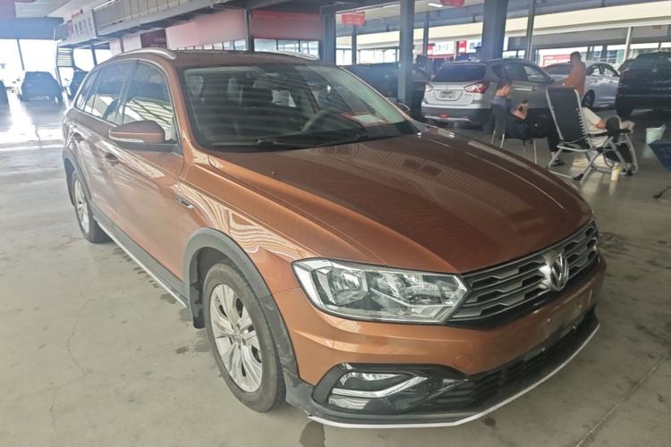 Used Volkswagen C-TREK 2017 1.6L Automatic Comfort Model Front Right 45 Deg