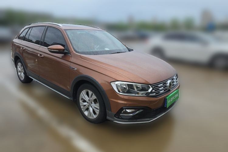 Used Volkswagen C-TREK 2017 1.6L Automatic Comfort Model Front Right 45 Deg