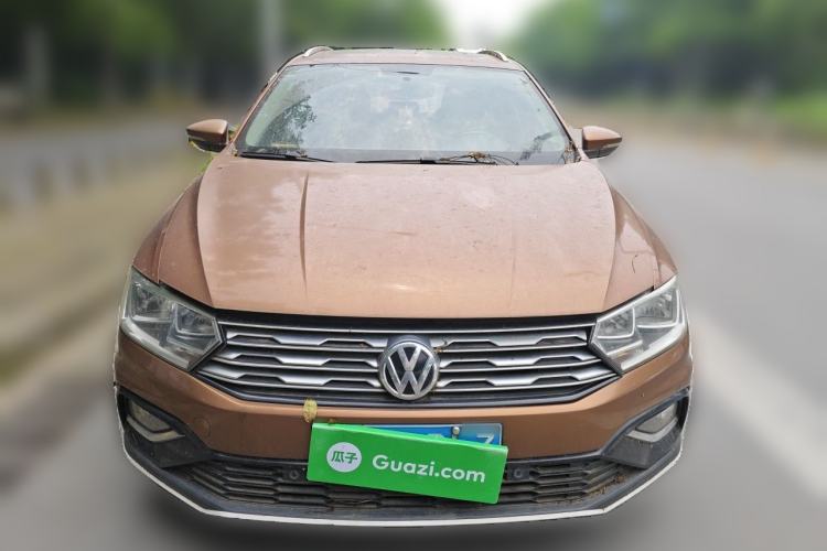 Used Volkswagen C-TREK 2017 1.6L Automatic Luxury Model Front