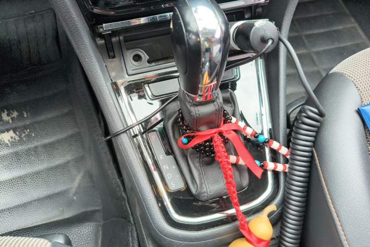 Used Volkswagen C-TREK 2017 1.6L Automatic Comfort Model Gear Lever