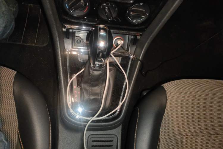 Used Volkswagen C-TREK 2017 1.6L Automatic Comfort Model Gear Lever