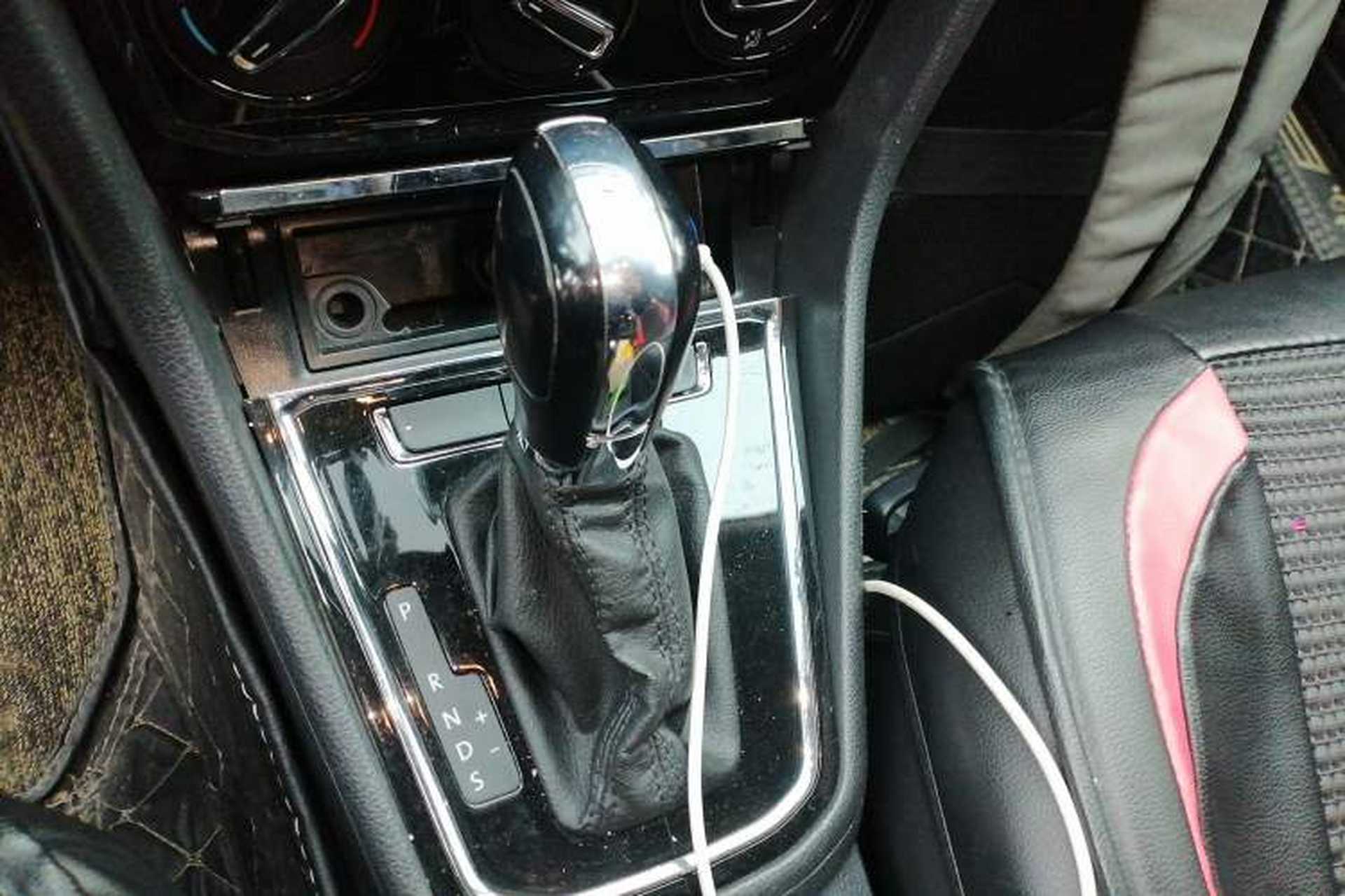 Used Volkswagen C-TREK 2017 1.6L Automatic Comfort Model Gear Lever