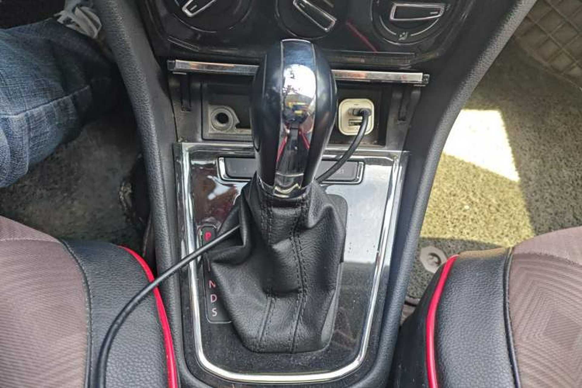 Used Volkswagen C-TREK 2017 1.6L Automatic Comfort Model Gear Lever