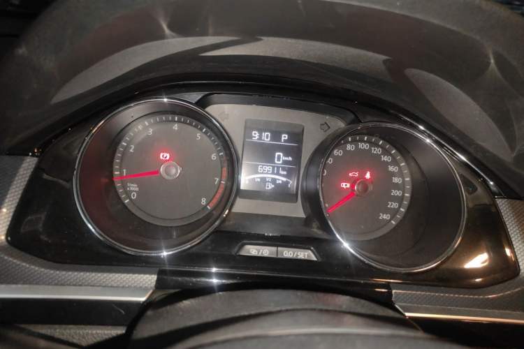 Used Volkswagen C-TREK 2017 1.6L Automatic Comfort Model Instrument Cluster
