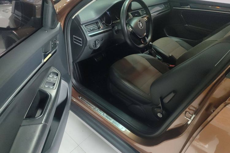 Used Volkswagen C-TREK 2017 1.6L Automatic Comfort Model Interior 2