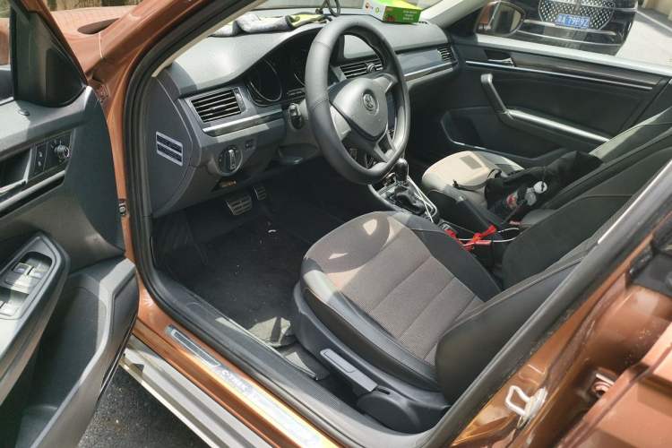 Used Volkswagen C-TREK 2017 230TSI DSG Comfort Version Interior 3