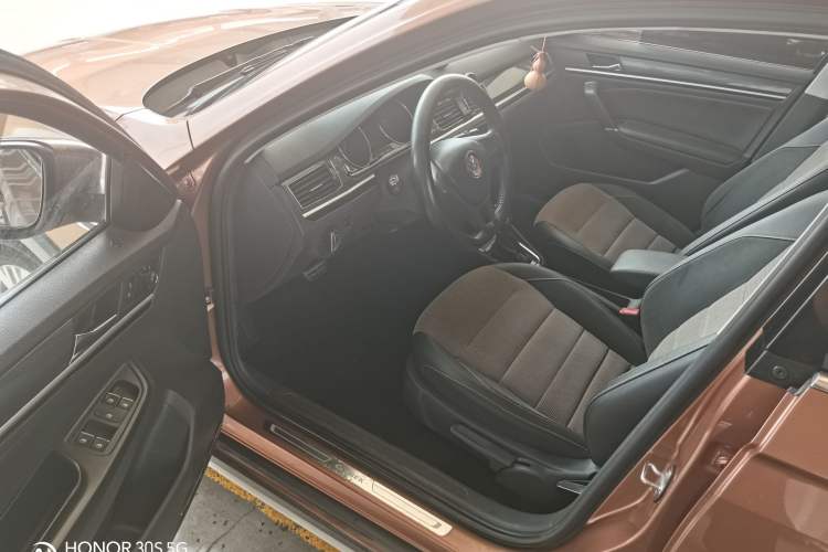 Used Volkswagen C-TREK 2017 1.6L Automatic Comfort Model Interior 3