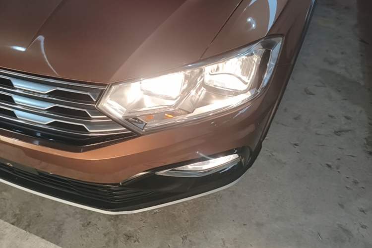 Used Volkswagen C-TREK 2017 1.6L Automatic Comfort Model Left Front Headlight