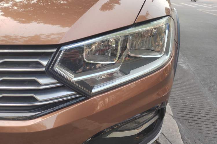 Used Volkswagen C-TREK 2017 1.6L Automatic Comfort Model Left Front Headlight