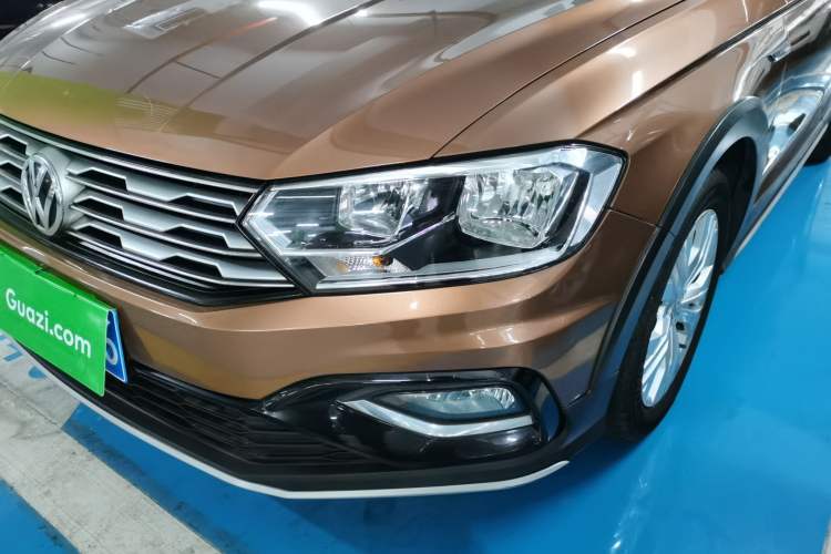 Used Volkswagen C-TREK 2017 1.6L Automatic Comfort Model Left Front Headlight