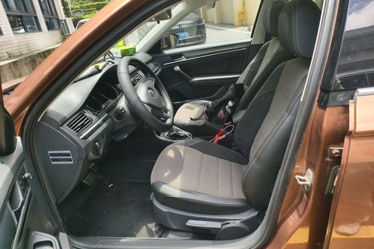 Used Volkswagen C-TREK 2017 230TSI DSG Comfort Version Left Front Seat