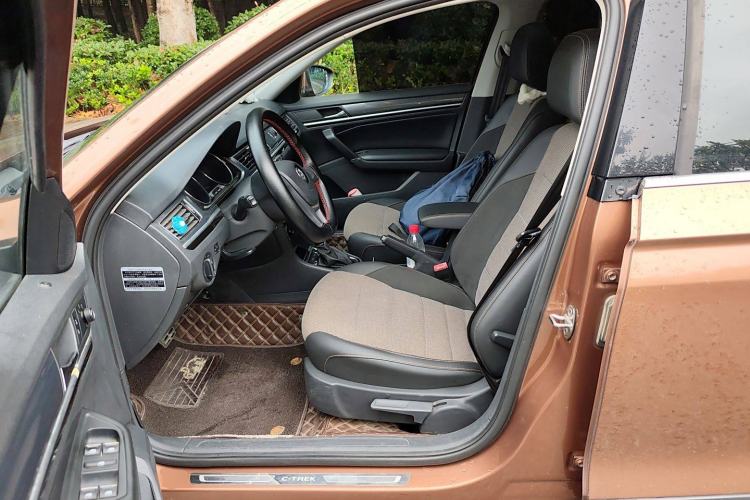 Used Volkswagen C-TREK 2017 230TSI DSG Comfort Version Left Front Seat