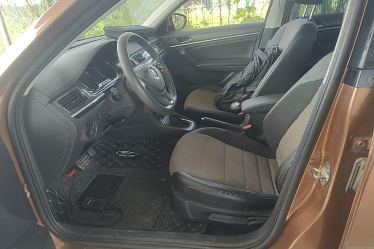 Used Volkswagen C-TREK 2017 1.6L Automatic Comfort Model Left Front Seat