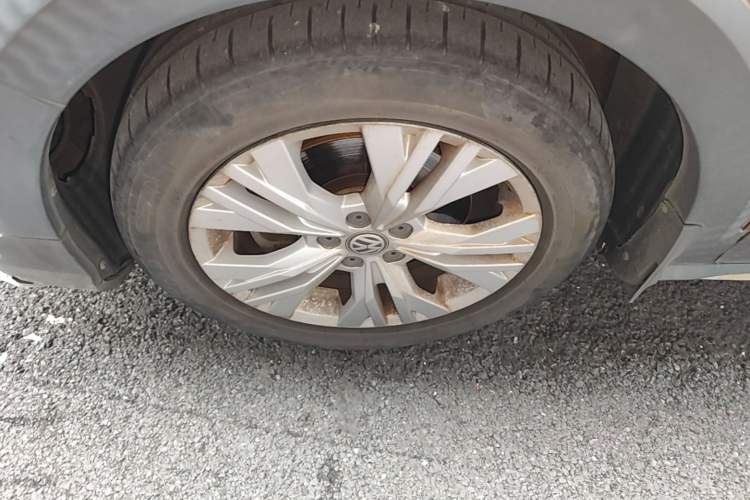 Used Volkswagen C-TREK 2017 230TSI DSG Comfort Version Left Front Wheel Hub