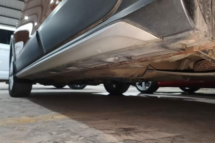 Used Volkswagen C-TREK 2017 1.6L Automatic Comfort Model Left Side Sill