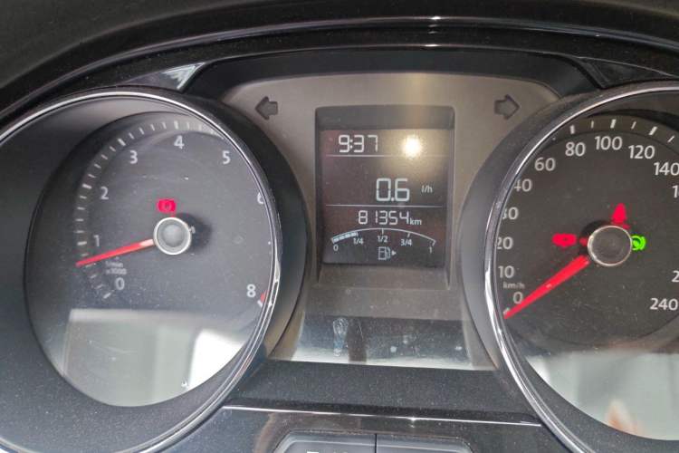 Used Volkswagen C-TREK 2017 1.6L Automatic Comfort Model Odometer Close Up
