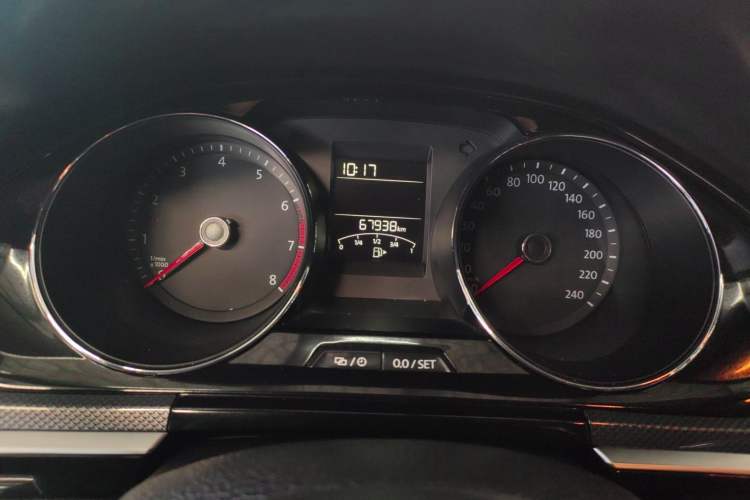 Used Volkswagen C-TREK 2017 1.6L Automatic Comfort Model Odometer Close Up