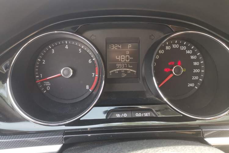 Used Volkswagen C-TREK 2017 230TSI DSG Luxury Model Odometer Close Up