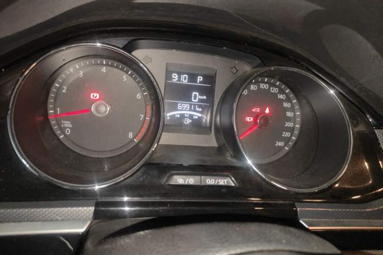 Used Volkswagen C-TREK 2017 1.6L Automatic Comfort Model Odometer Close Up
