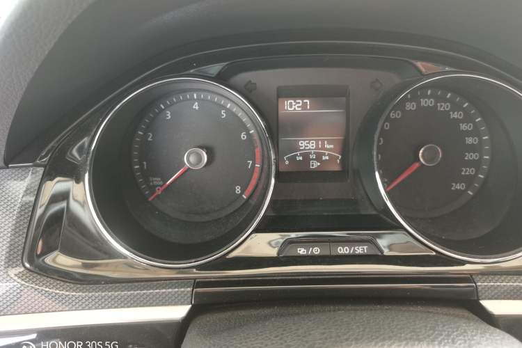 Used Volkswagen C-TREK 2017 1.6L Automatic Comfort Model Odometer Close Up