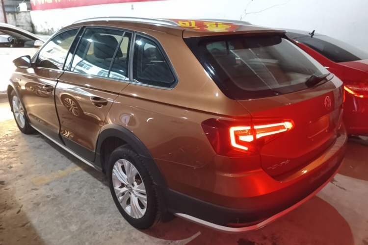 Used Volkswagen C-TREK 2017 1.6L Automatic Comfort Model Rear Left 45 Deg