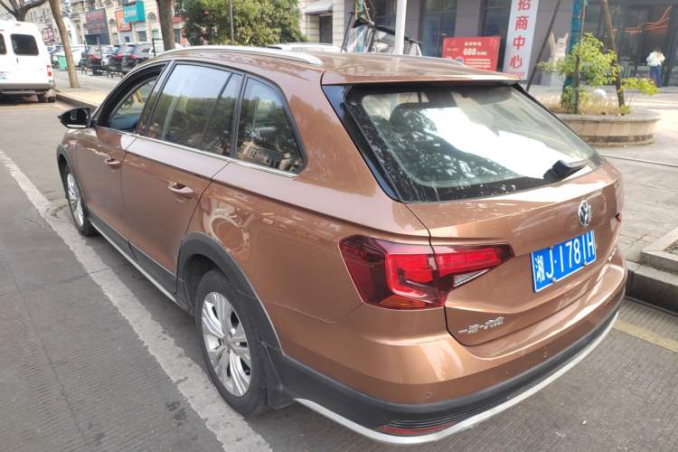 Used Volkswagen C-TREK 2017 1.6L Automatic Comfort Model Rear Left 45 Deg