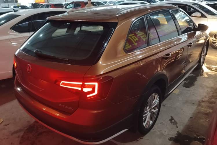 Used Volkswagen C-TREK 2017 1.6L Automatic Comfort Model Rear Right 45 Deg